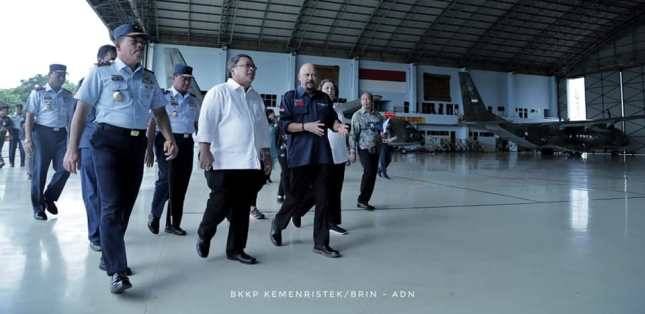 Menristek Bambang Brodjonegoro Tinjau Perkembangan  Operasi Teknologi Modifikasi Cuaca 