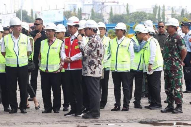Panglima TNI Dampingi Presiden RI di Surabaya