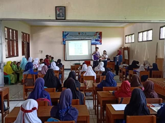 Jamkrindo Perkenalkan Gaya Hidup Hijau di Geopark Ciletuh