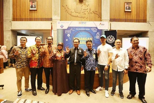 Prilaku Masyakat Kita Masih Menganggap Bank Syariah Hanya Diperuntukan Bagi Kaum Muslim