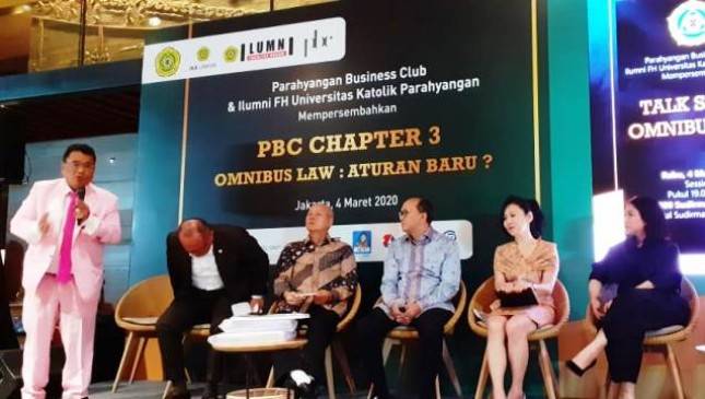 Alumni FH Unpar, PBC dan Auto 2000 Gelar Talkshow Omnibus Law