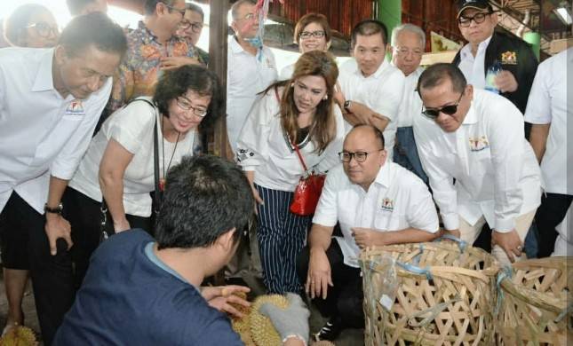 Blusukan ke Pasar Kramat Jati, Ketum Kadin Temukan Kenaikan Harga Pagan