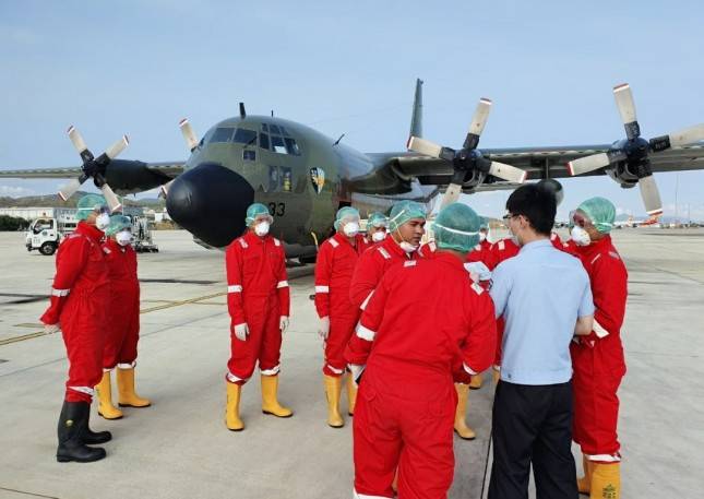 Senin Pagi, Pesawat Hercules C-130  Pengangkut Alat Kesehatan Covid-19 dari Tiongkok Tiba di Halim