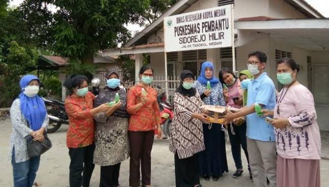 Tangkal Penyebaran Virus Corona, KAGAMA Sumut Bagikan Hand Sanitizer