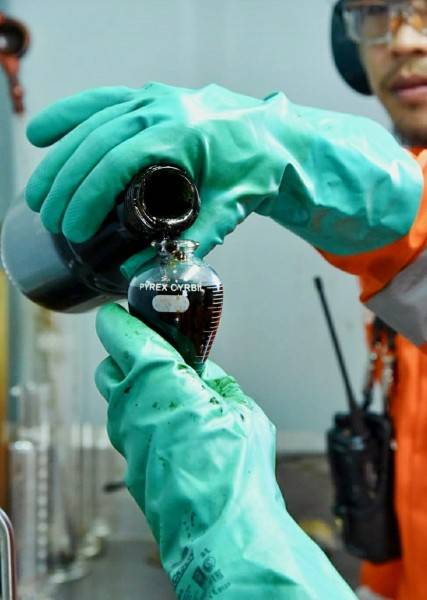 Gegara Covid-19, Harga Minyak Mentah Indonesia Tertekan Menjadi USD34,23/Barel