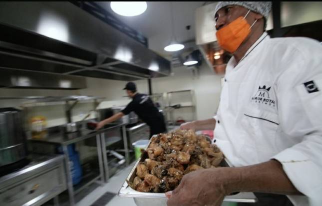 Setelah Makan Gratis di 1000 Warteg, ACT Kembali Kerahkan 10 Armada Humanity Food Van Gelar Ribuan Porsi Makanan Gratis Bagi Warga Terdampak Corona