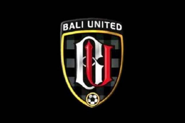 Pemda Gianyar Terima Donasi APD dari Bali United