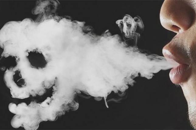 Dokter Sebut Asap Rokok Penderita Corona Bisa Tularkan Covid-19