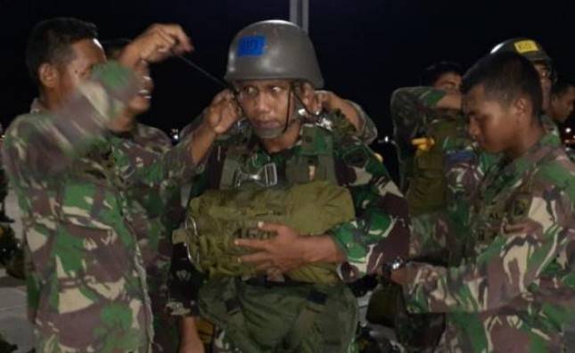 Korps Marinir Tetap Waspada, Terjun Statik Malam Hari