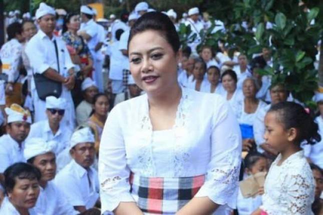 Tindakan Terpuji Bupati Tabanan Bali Donasikan Seluruh Gaji Untuk Penanganan Covid-19