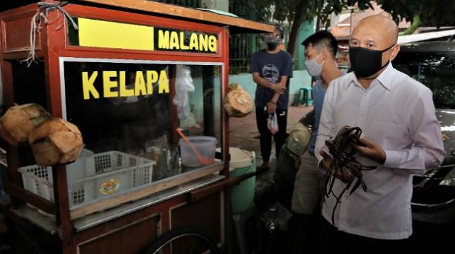 Menkop dan UKM Teten Masduki Boomingkan Gerakan Masker Kain untuk Semua di Kalangan Pedagang