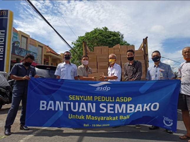 Sambut Idul Fitri, ASDP Bagikan 3.671 Paket Sembako di 9 Provinsi