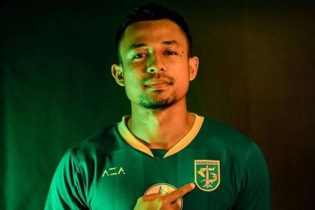Pesepakbola Persebaya Arif Satria Nimati Rendang Lebaran di Rumah Saja