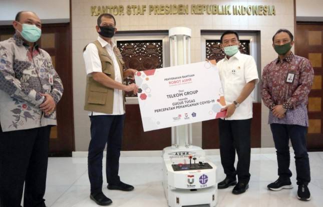 Keren&hellip;Telkom Group Sumbang Robot Desinfeksi dan Sterilisasi Ruang Isolasi Pasien COVID-19