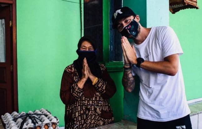 Selain Berlatih Mandiri Marc Klok Aktif Kegiatan Sosial