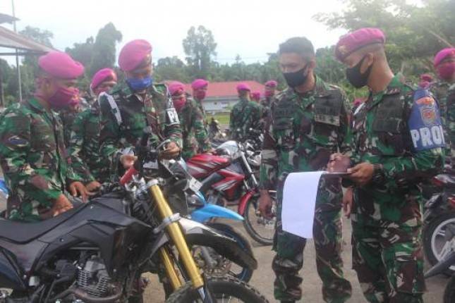 Resimen Artileri 3 Marinir Laksanakan Pengecekan Surat Kendaraan Bermotor