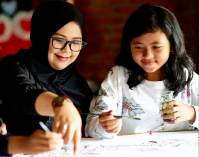 Semangat Anjani Pelaku Industri Batik Rumahan Hidupkan Desa Sejahtera Astra