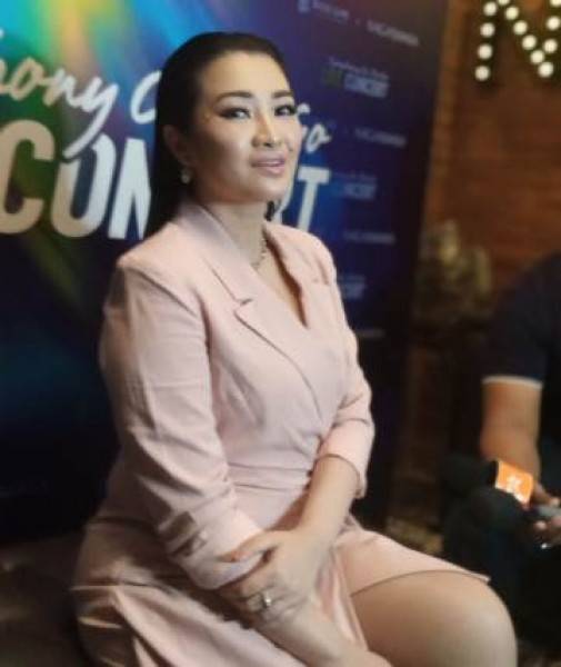 Fitri Carlina Tetapkan Hidup Hemat Selama Pandemi Covid 19