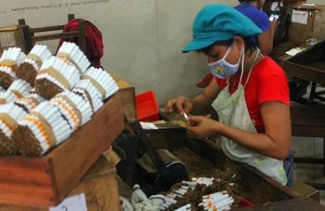 Waduh Gawat! 63 Ribu Pekerja Sektor IHT Terpaksa di PHK