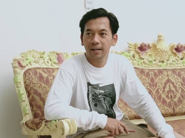 Rian D'Masiv Dipercaya Menyimpan Tiga  Gitar Kesayangan Chrisye