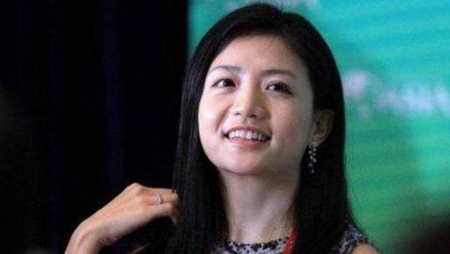 Sudah  Cantik, Kaya Pula! Dialah  Li Ying, Warren Buffet Wanita dari China