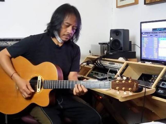 Gitaris Dewa Bujana Batal ke Negeri Paman Sam Dampak Pandemi Covid-19