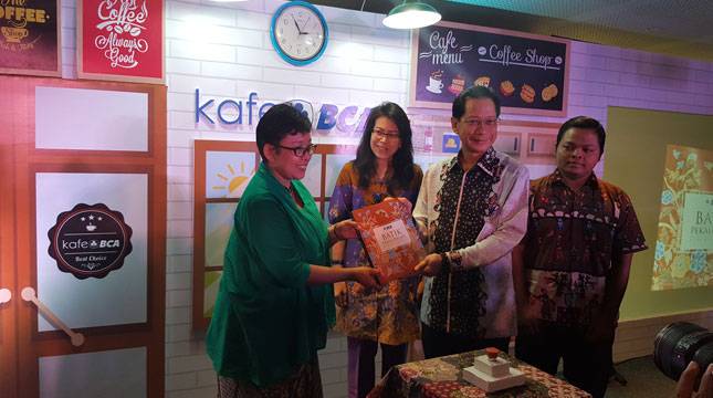 BCA Pertahankan Esksistensi Batik Pekalongan Lewat Buku