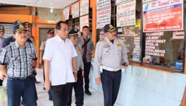 Menhub Temukan Calo Tiket Bus Masih Berkeliaran di Terminal Kalideres Jakarta          