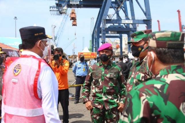 Dankormar Mayjen Suhartono Hadiri Peninjauan Presiden di Poskotis SAR Sriwijaya Air