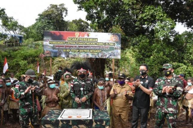 Danrem Merauke Brigjen TNI Bangun Nawoko Resmikan PLTMH Karya Satgas Pamtas RI-PNG