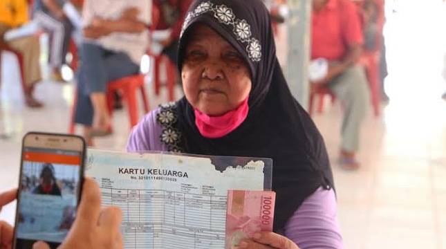 Emak-emak Dimohon Siap-siap! Sri Mulyani Bakal 'Guyur' Bansos Tunai untuk Ibu-ibu Rumah Tangga di RI