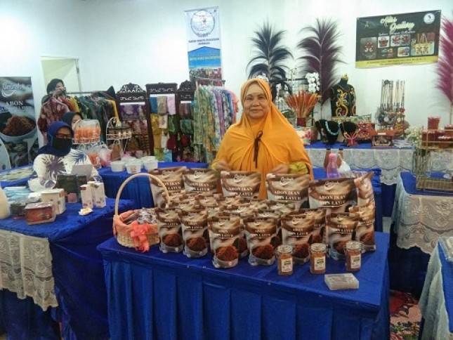 Berawal dari Warung Sembako, Kini  Bu Tati Melejit Lewat Usaha Abon Ikan Asin Layur