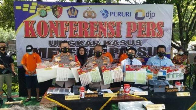 Polda Metro Jaya Ungkap Kasus Pemalsuan Materai Senilai 37 Milliar
