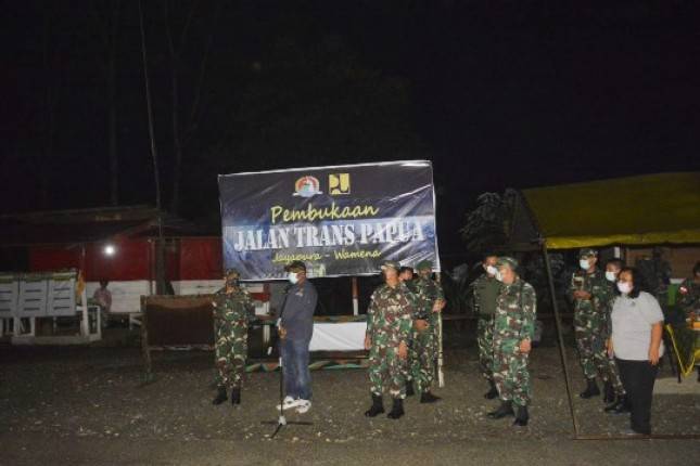 Jalan Trans Papua Kembai Bisa Dilewati