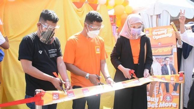 Wow Keren! Selebgram Hijab Cantik Ini Digandeng Arief Muhammad Luncurkan Bisnis Baru ACIHUY