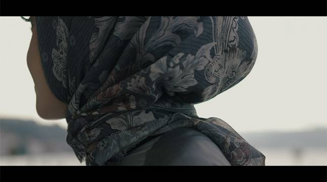 The Royale, Koleksi Terbaru  Buttonscarves, Benang Jarum dan Benang Jarum Couture