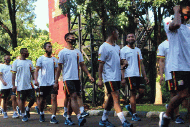 Prajurit Batalyon Kendaraan Amfibi Pengangkut Artileri 1 Marinir Olah Raga Sore 