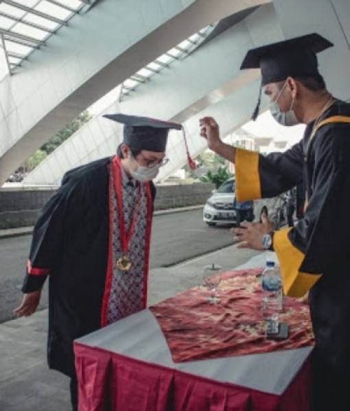 238 Sarjana Transformasi Digital dari Kampus InterStudi