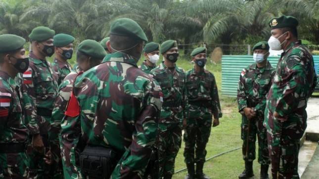 Pangkostrad Letjend Eko Kunjungi Satgas Pamtas RI-Malaysia Batalyon Arhanud 16 Kostrad