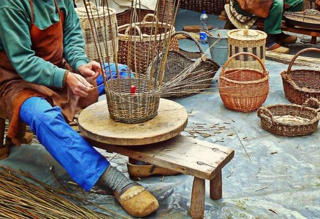 BKSAP: Lewat Diplomasi Total, Rotan Cirebon Kembali Berjaya