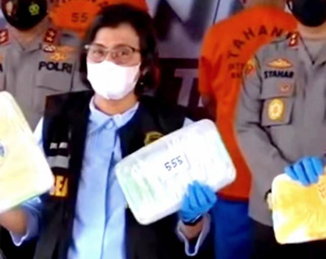 Luar Biasa Dahsyat! Menkeu Sri Mulyani dan Jajaran Berhasil Gagalkan Penyelundupan 2,5 Ton Narkotika Senilai Rp1 Triliun...