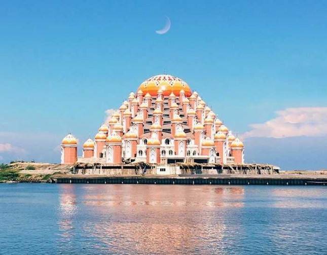 Yuk! Wisata Religi ke 5 Masjid Cantik di Indonesia Ini