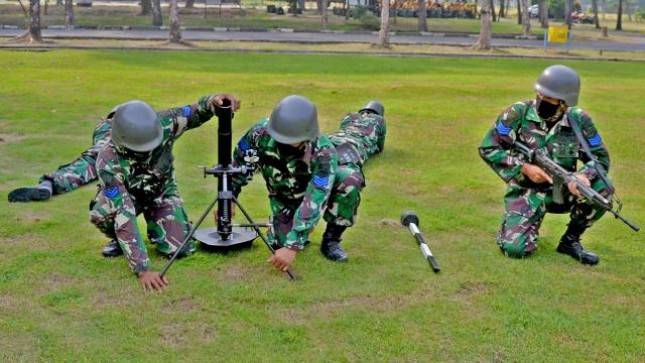 Prajurit Batalyon Infanteri 1 Marinir Laksanakan Drill Penembakan Mortir 60 mm