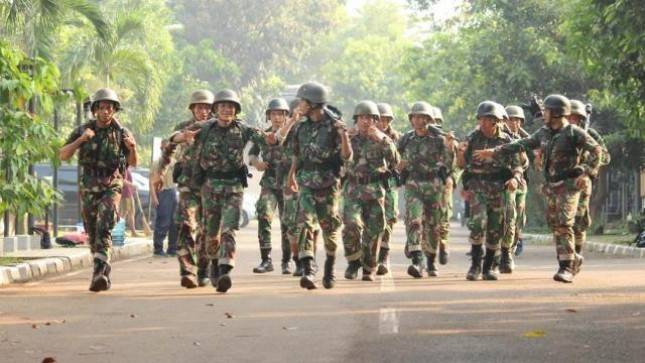 Yonbekpal 1 Mar Jakarta Laksanakan Cross Country