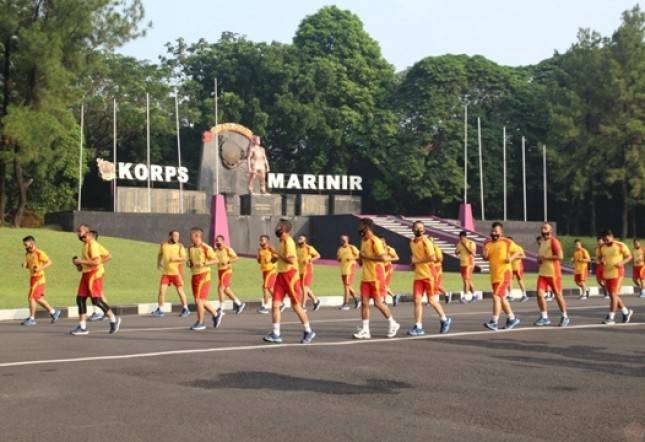 Danyonif 4 Marinir dan Prajurit Gelar Olahraga Gembira 