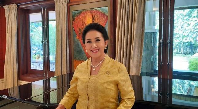 Tuti Roosdiono; Lestarikan Kebaya Sebagai identitas Budaya Nusantara  