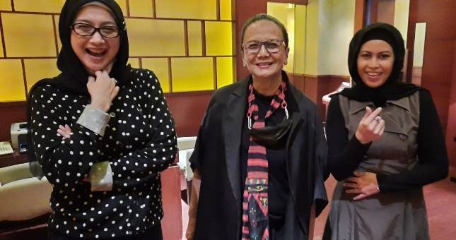 Dessy Ratnasari Kagumi Christine Hakim Sebagai 'Tjoet Nya Dhien' 