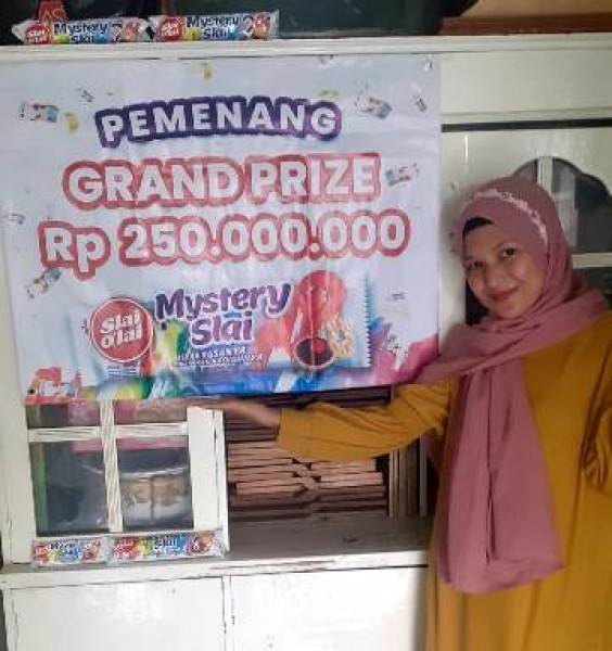Artis Alifa Lubis Raih Hadiah Rp. 250 Juta Tebak Rasa Biskuit