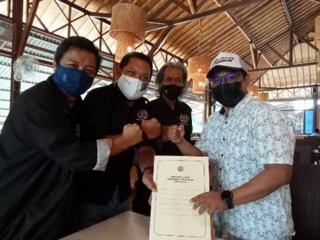 Ban Motor Kingland Dukung Tim Motoris JKW-PWI Menjelajah 17.000 Km
