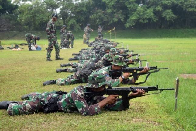 Prajurit Batalyon Roket 2 Marinir Tingkatkan Kemampuan Menembak